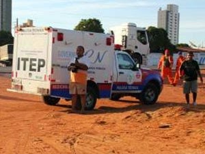 Travesti é morto a facadas em frente a motel em Mossoró, RN