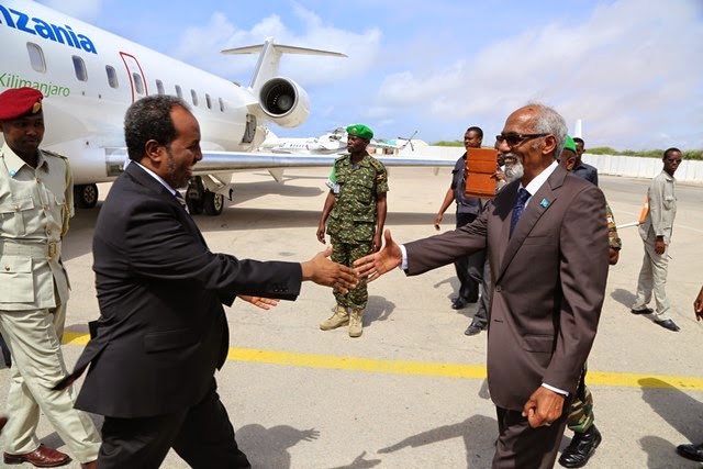 Madaxweyne Xasan oo dib ugu soo laabtay Muqdisho