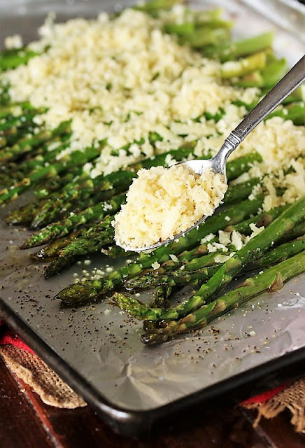 How to Make Roasted Asparagus with Crunchy Parmesan Topping Image