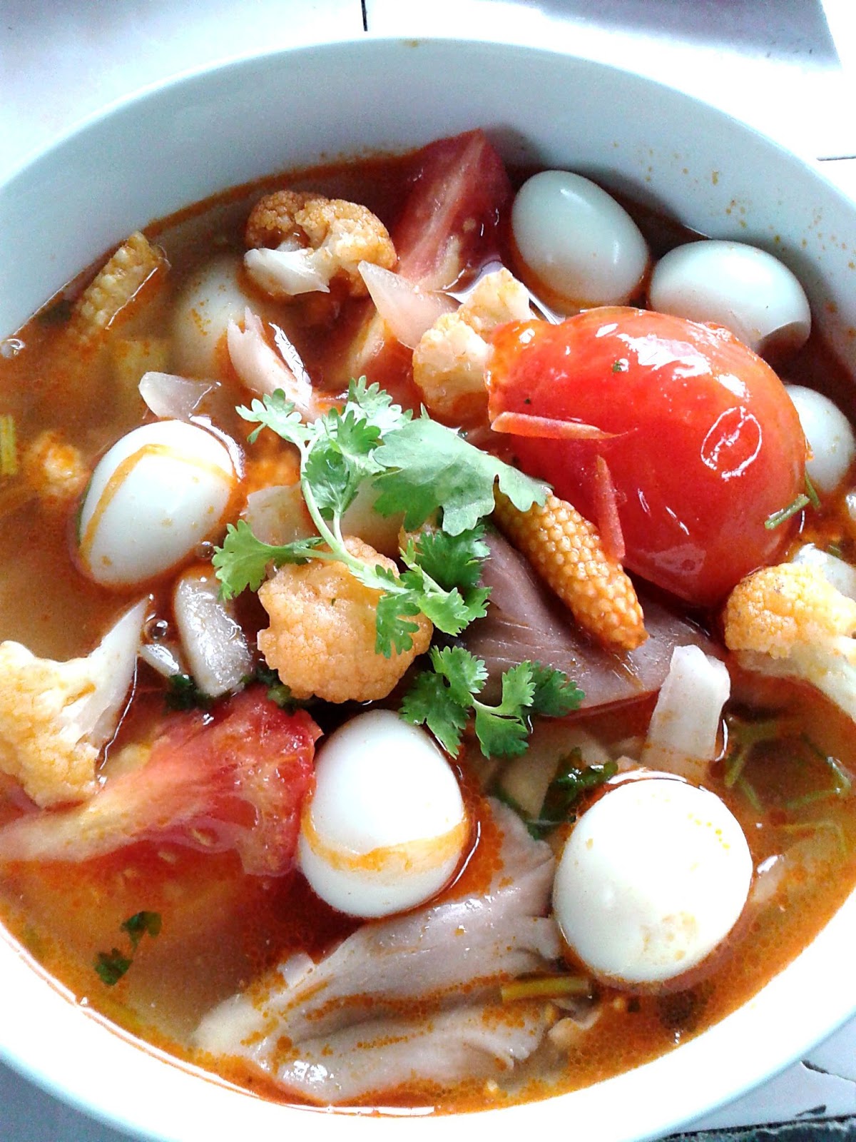 NAILY'S KITCHEN: TOMYAM CAMPUR BERSAMA TELUR PUYUH