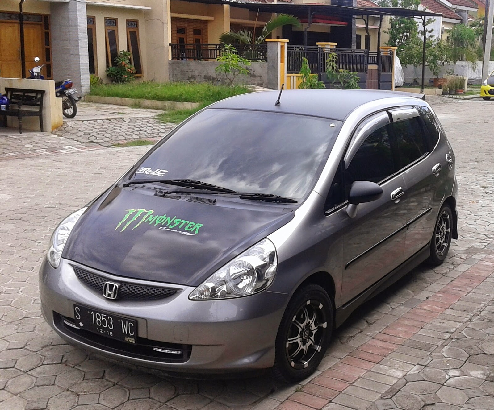 Cutting Sticker Mobil Warna Grey  Modifikasi Style