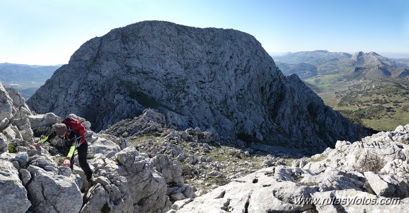 Crestería de la Peña Negra (Sierra del Co)