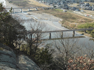 JR西日本の姫新線が、揖保川を渡る写真です。
