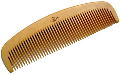 Dream Meaning of Comb