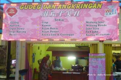 http://www.ejawantahtour.com/2014/03/wisata-kuliner-angkringan-cibubur.html