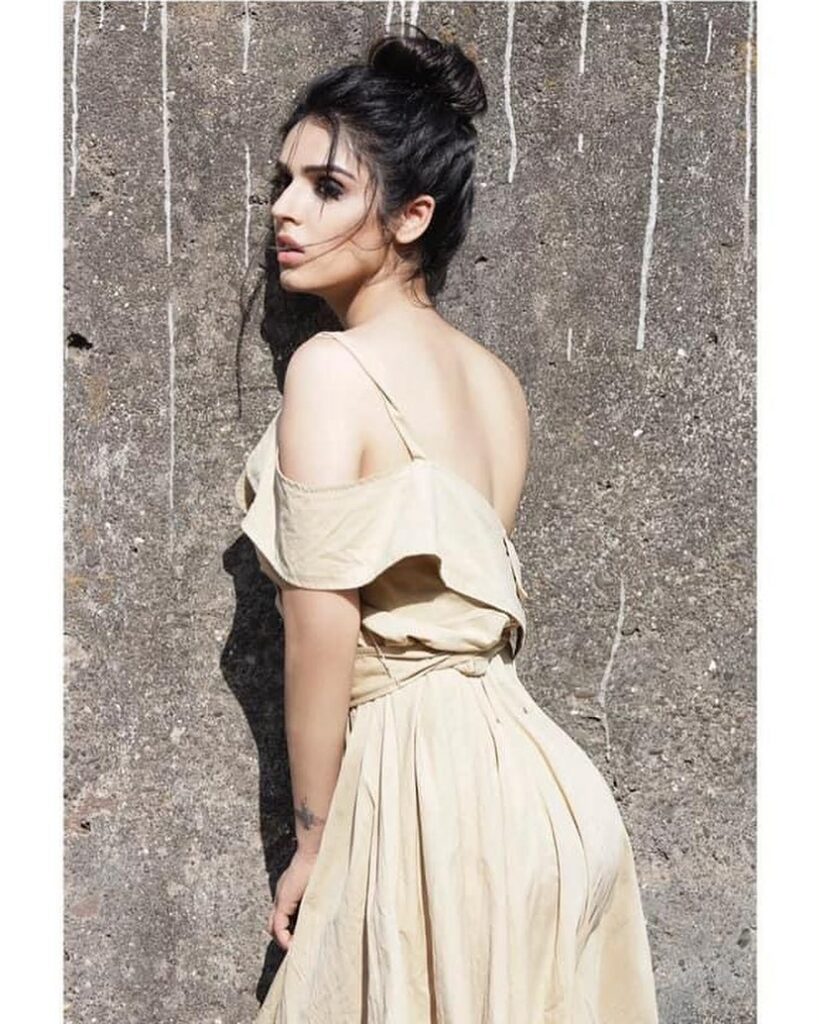 pic of the day: Super Hot Sidhika Sharma