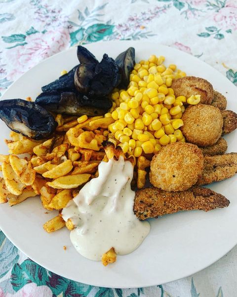 Recipe - Chicken nuggets/strips, criss cross fries