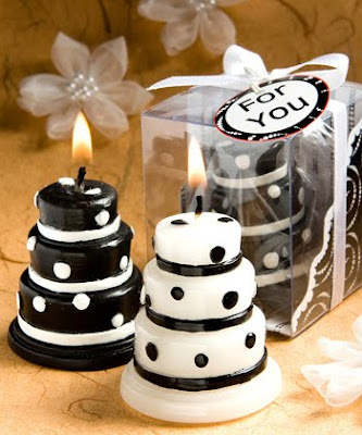 black & white wedding cake candle pict