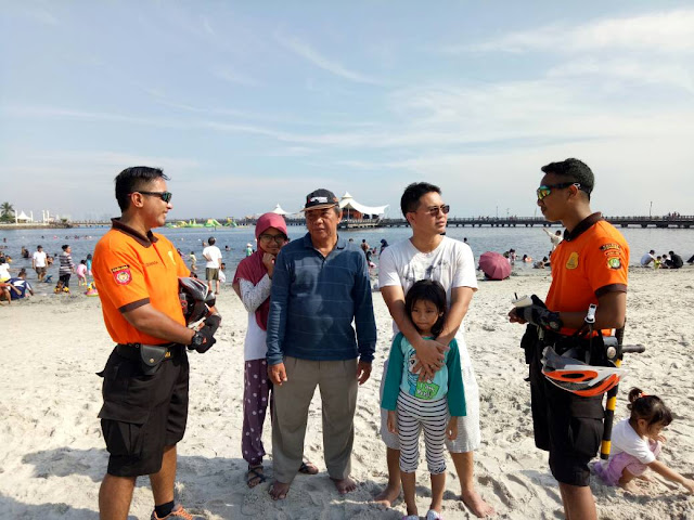 Image result for polisi pantai Polres Kepulauan Seribu