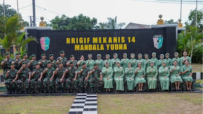 Kunker Pangkostrad Letjen TNI M. Saleh Mustafa di Satjar Brigif 14 Kostrad