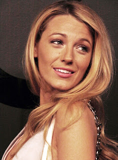 blake lively long blonde romantic wavy hairstyle Blake Lively Romantic Wavy Hairstyles