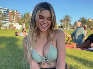 Jan Brielle – Beautiful Transgender Woman in Sexy Bikini Tops