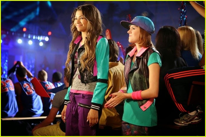 http://s1343.photobucket.com/user/PelosoBR/media/Stills%20-%20Promo/Zapped/zendaya-new-zapped-pics-04_zps212caebf.jpg.html