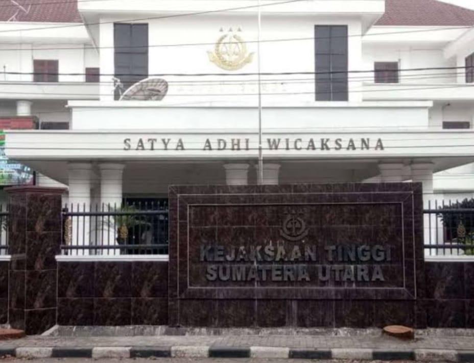 Kejatisu Didesak Tahan Mujianto