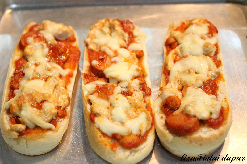 INTAI DAPUR: Pizza Roti Hotdog