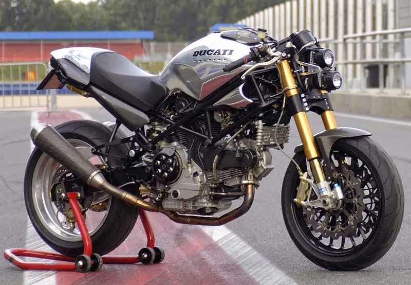 Motor Ducati Monster Modif