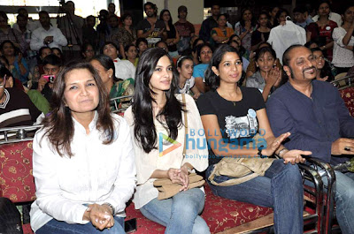 Diana Penty  snapped with kids at Priyanj Special School