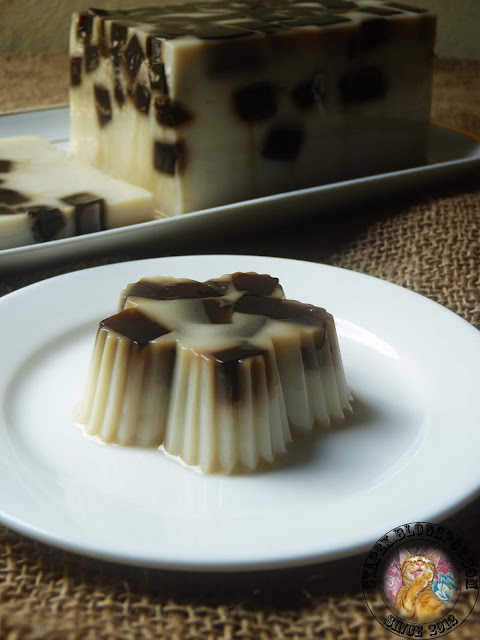 Soy Milk &  Grass Jelly Pudding ( Puding Soya Cincau )