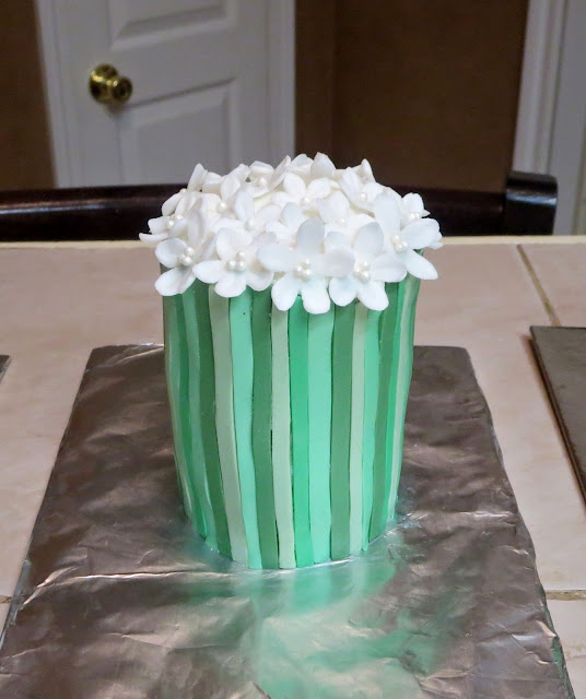 Bouquet of White Flowers Cake - Small