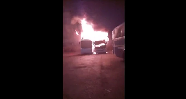 Incendio destruye 15 buses en Estación CentralIncendio destruye 15 buses en Estación Central