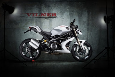 Ducati Monster 1100 EVO Bulgari moto inspirada no louva-deus 