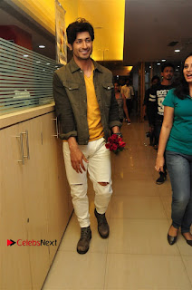 Vidyut Jamwal Adah Sharma Commando 2 Movie Team at Radio Mirchi 95  0005.jpg