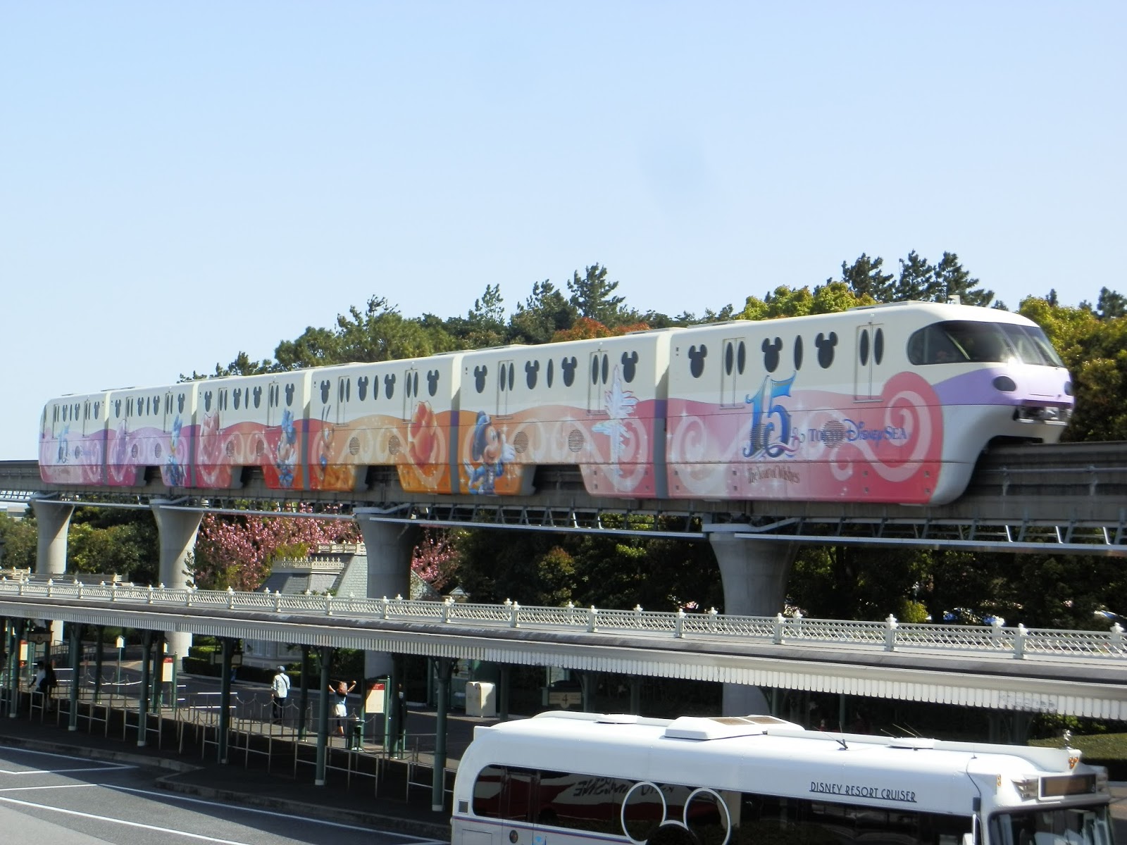 小田急沿線住み鉄道ファン日記 舞浜ディズニーリゾートラインで ニモ フレンズ ライナー 運転開始