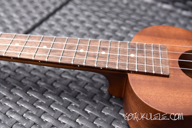 Kiwaya KSU-1L Ukulele fingerboard