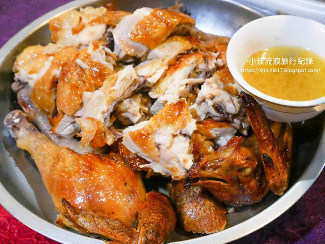台中外埔美食–水美土雞城：甕窯雞。