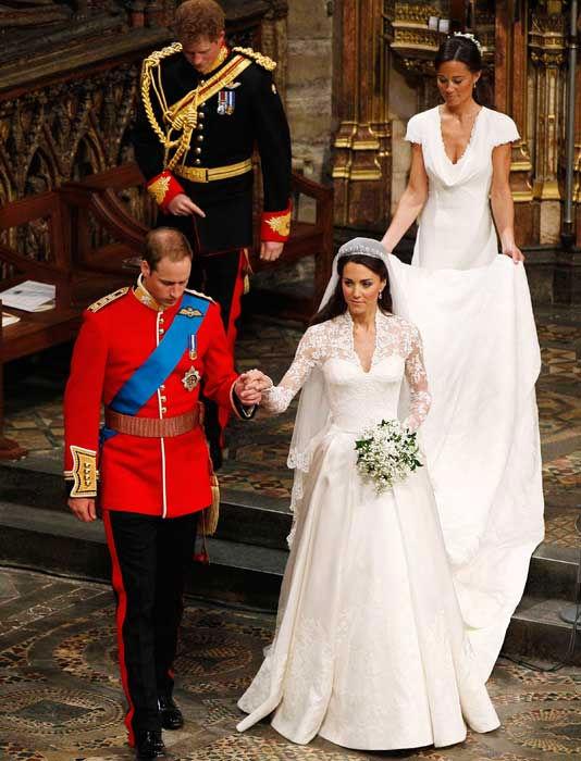 royal wedding dress kate middleton. Kate Middleton Wedding Dress