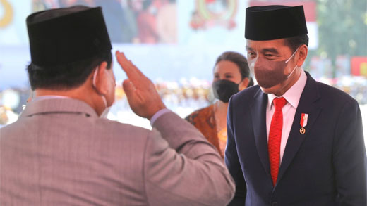 Menhan Prabowo Subianto beri hormat kepada Presiden Joko Widodo