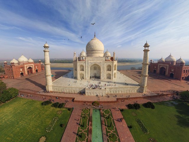 Foto-Foto Unik Taj Mahal dari Sudut Berbeda