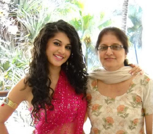 Taapsee Pannu  with her mother Nirmaljeet pannu 