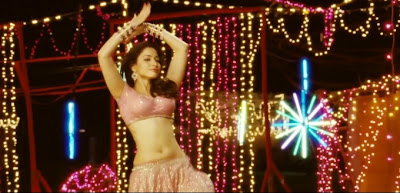 Tamanna Hot Still Navel Showing From Himmatwala Movie With Ajay Debgan