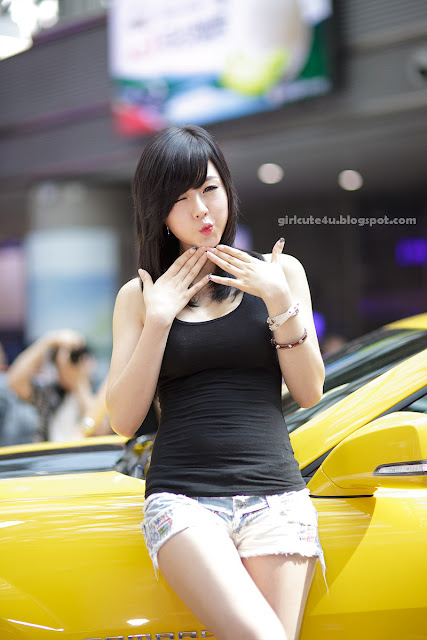 1 Hwang Mi Hee at Chevrolet Exhibitions-very cute asian girl-girlcute4u.blogspot.com