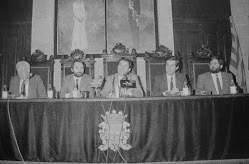 Fotografia: Presentació de l'avantprojecte al saló de plens de l'Ajuntament de Manresa (1985), faltava trobar el consens. (Arxiu: Joan Esteve / Hemeroteca Regió7)