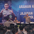 Kapolda memberikan arahan ke Satker Binmas Jajaran Polda Metro Jaya.