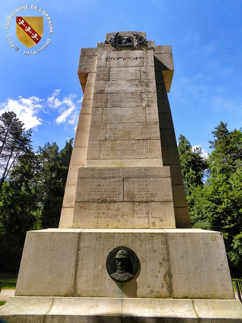 MONTAUVILLE (54) - La Croix des Carmes