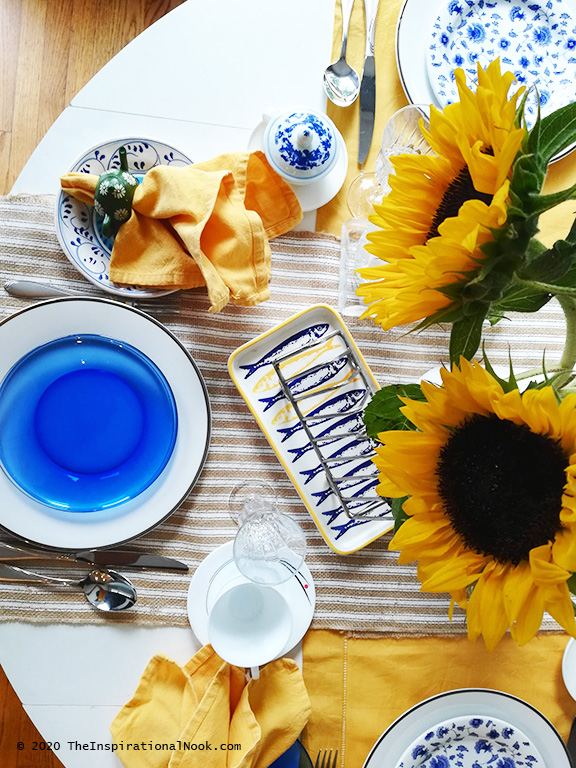 Blue and yellow table setting, breakfast, summer, sunflowers, easy, pretty tablescape, Country style