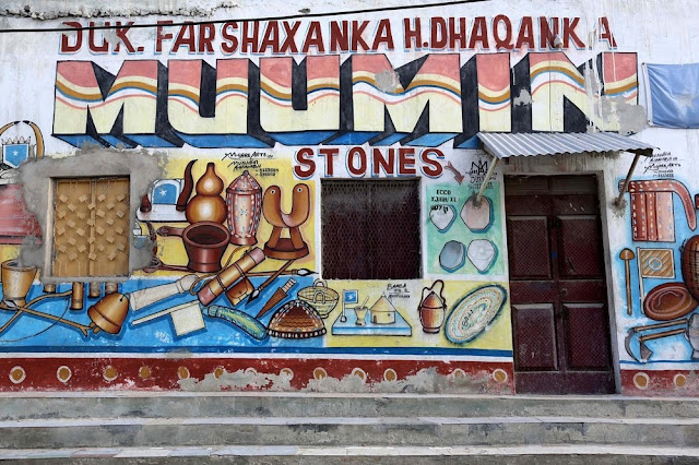 somalia storefront murals