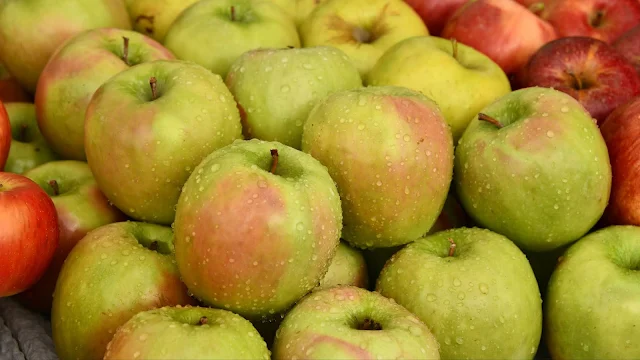 Wallpaper Apples Fruits, Water Drops