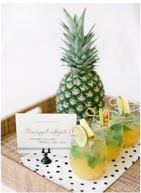 Cute Lifestyles of Pineapple Mojitos in Glasses with a Pineapple