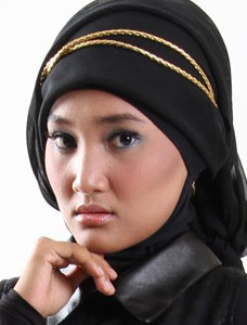 Tutorial Jilbab: Cara Berjilbab Fatin Shidqia Lubis