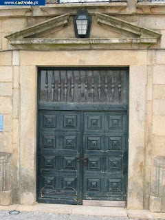 OGIVAL DOORS / Portas Ogivais, Castelo de Vide, Portugal