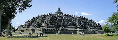   Pulau Paskah adalah sebuah pulau Polinesia di Samudra Pasifik tenggara 40 Keajaiban Dunia Yang Menakjubkan Sepanjang Sejarah