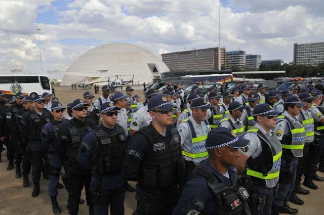  Reajustes para PM e Polícia Civil podem ser diferentes, diz Ibaneis