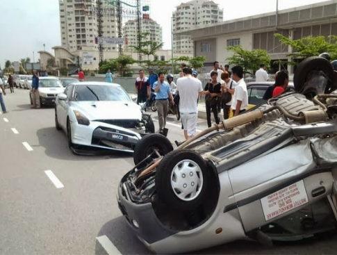 Media Haria: (6 Gambar) KERETA SEKOLAH MEMANDU DI REMPUH 