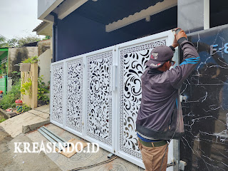 Pintu Pagar Besi Plat Cutting Laser terpasang di Rumah Bpk Kustoro Bojong Gede Bogor