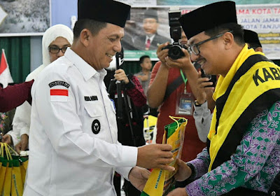 Gubernur Kepri Lepas JCH Kloter 1, Berikut Pesannya