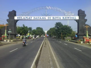 TRAVEL SURABAYA KENDAL